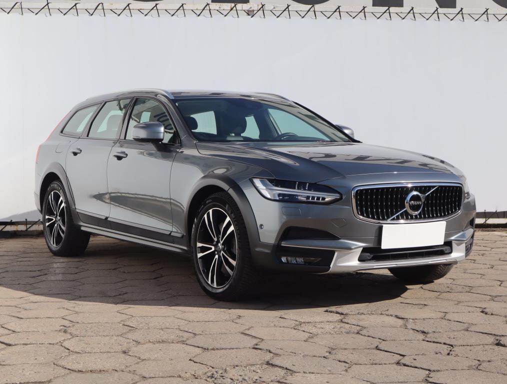 Volvo V90 Cross Country