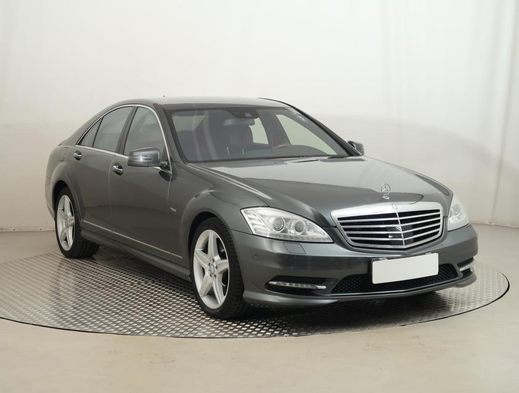 Mercedes-Benz S
