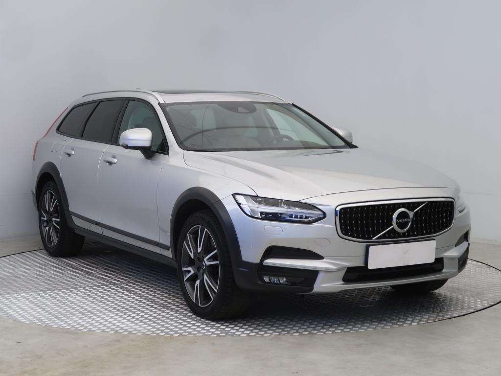 Volvo V90 Cross Country