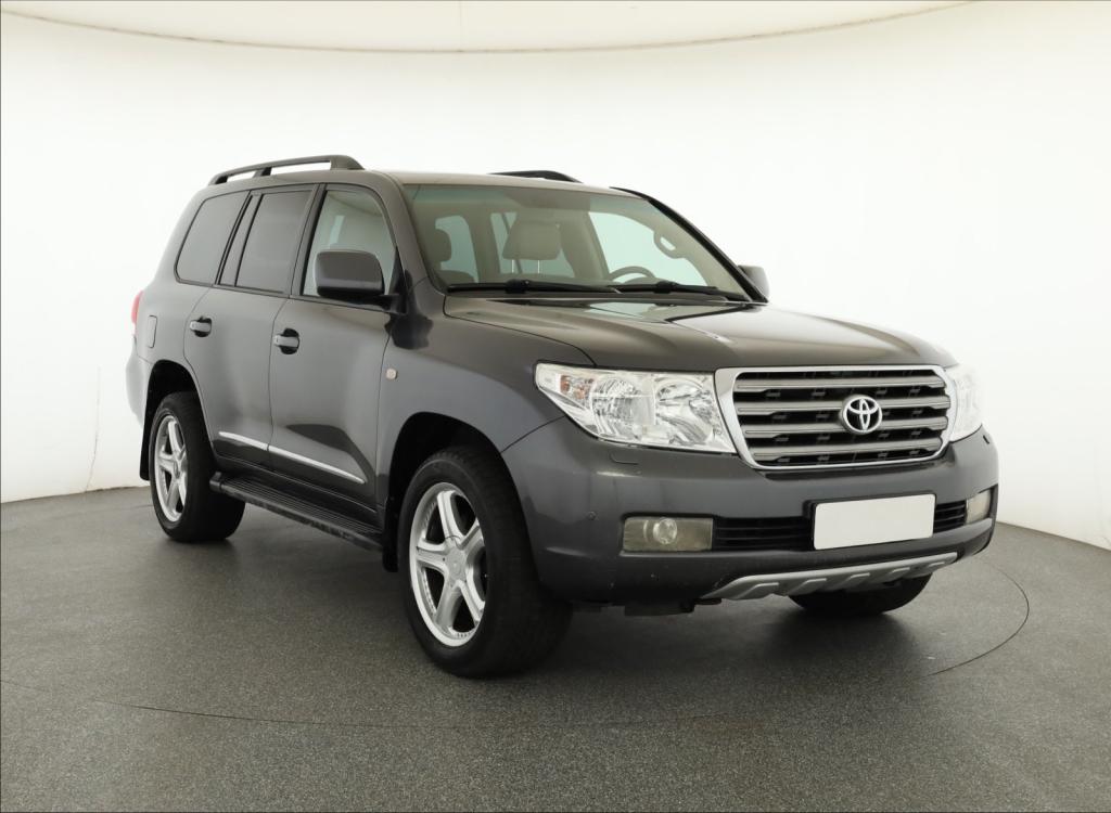 Toyota Land Cruiser V8